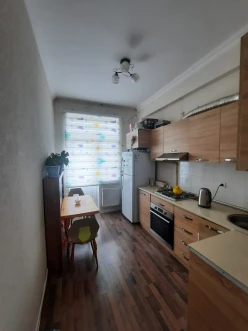 Satılır yeni tikili 2 otaqlı 65 m², İnşaatçılar m.-9