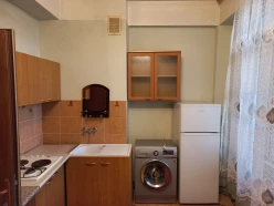 İcarə yeni tikili 2 otaqlı 90 m², İnşaatçılar m.-15