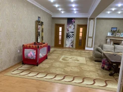 Satılır yeni tikili 4 otaqlı 350 m², Elmlər Akademiyası m.-13