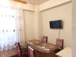 İcarə yeni tikili 2 otaqlı 90 m², İnşaatçılar m.-14