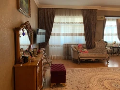 Satılır yeni tikili 4 otaqlı 350 m², Elmlər Akademiyası m.-31