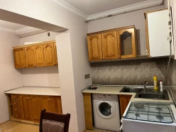 İcarə köhnə tikili 3 otaqlı 85 m², İnşaatçılar m.-3