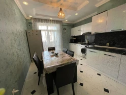 Satılır yeni tikili 3 otaqlı 147 m², İnşaatçılar m.-6