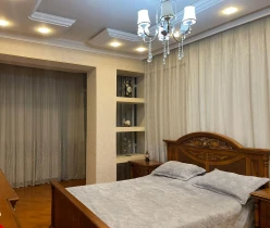 Satılır yeni tikili 3 otaqlı 147 m², İnşaatçılar m.-14