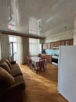 Satılır yeni tikili 2 otaqlı 100 m²,  İnşaatçılar m.-7