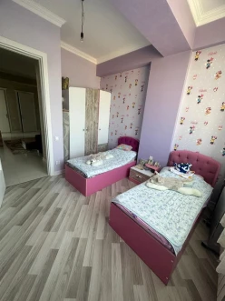 Satılır yeni tikili 3 otaqlı 113 m², İnşaatçılar m.-17