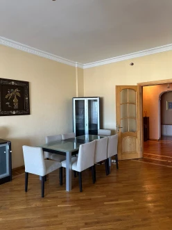 Satılır yeni tikili 4 otaqlı 250 m², Elmlər Akademiyası m.-4