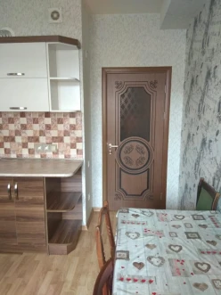 İcarə yeni tikili 3 otaqlı 80 m², İnşaatçılar m.-4