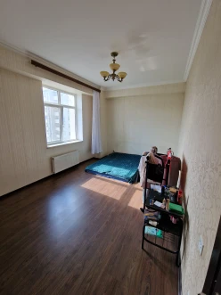 Satılır yeni tikili 3 otaqlı 75 m², İnşaatçılar m.-13