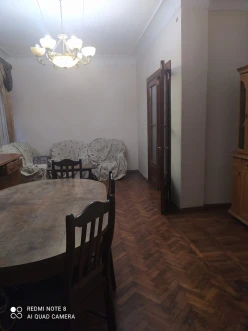 Satılır köhnə tikili 3 otaqlı 93.3 m², 28 May m.-6