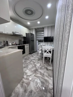 Satılır ev/villa 14 otaqlı 649 m²,  Azadlıq prospekti m.-20