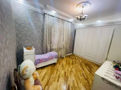 Satılır ev/villa 14 otaqlı 649 m²,  Azadlıq prospekti m.-25