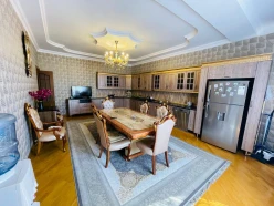 Satılır ev/villa 14 otaqlı 649 m²,  Azadlıq prospekti m.-21