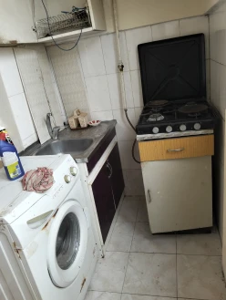 Satılır köhnə tikili 3 otaqlı 85 m²,  Nəriman Nərimanov m.-9