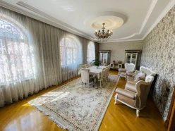 Satılır ev/villa 14 otaqlı 649 m²,  Azadlıq prospekti m.-4