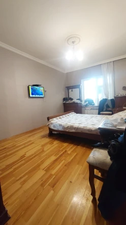 Satılır köhnə tikili 4 otaqlı 110 m²,  İnşaatçılar m.-5