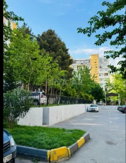 Satılır köhnə tikili 3 otaqlı 60 m²,  İnşaatçılar m.-23
