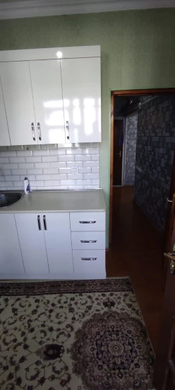 Satılır köhnə tikili 3 otaqlı 60 m²,  İnşaatçılar m.-21