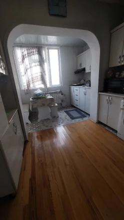 Satılır köhnə tikili 4 otaqlı 110 m²,  İnşaatçılar m.-4