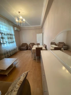Satılır yeni tikili 2 otaqlı 60 m²,  İnşaatçılar m.-12