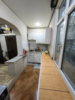 Satılır köhnə tikili 1 otaqlı 33 m², İnşaatçılar m.-6