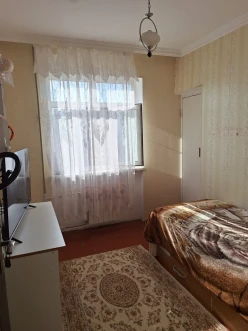 Satılır köhnə tikili 4 otaqlı 80 m²,  Qaraçuxur-4