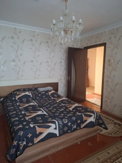 Satılır köhnə tikili 4 otaqlı 80 m²,  Qaraçuxur-5