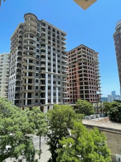 Satılır yeni tikili 2 otaqlı 86 m²,  28 May m.-4