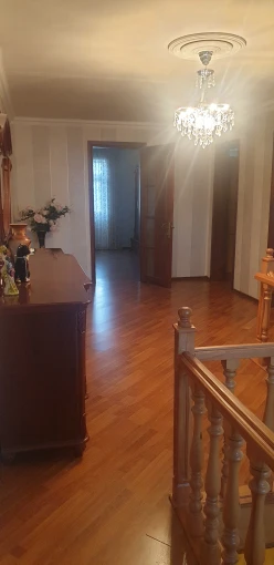 Satılır ev/villa 6 otaqlı 220 m², Qaraçuxur q.-4