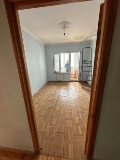 Satılır köhnə tikili 3 otaqlı 90 m², Azadlıq prospekti m.-3