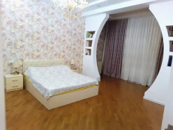 İcarə yeni tikili 3 otaqlı 140 m²,  28 May m.-12