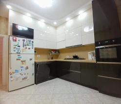 İcarə yeni tikili 3 otaqlı 140 m²,  28 May m.-6