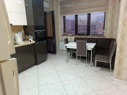 İcarə yeni tikili 3 otaqlı 140 m²,  28 May m.-5