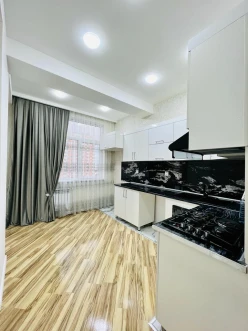 Satılır yeni tikili 2 otaqlı 70 m², Qara Qarayev m.-8