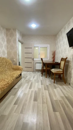 İcarə köhnə tikili 2 otaqlı 65 m²,  İnşaatçılar m.-10