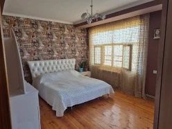 Satılır köhnə tikili 4 otaqlı 110 m², İnşaatçılar m.-2 Satılır köhnə tikili 4 otaqlı 110 m², İnşaatçılar m.-2