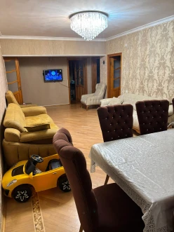 Satılır köhnə tikili 4 otaqlı 110 m², İnşaatçılar m.-12 Satılır köhnə tikili 4 otaqlı 110 m², İnşaatçılar m.-12