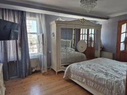 Satılır köhnə tikili 4 otaqlı 110 m², İnşaatçılar m.-8 Satılır köhnə tikili 4 otaqlı 110 m², İnşaatçılar m.-8