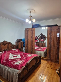 Satılır köhnə tikili 4 otaqlı 110 m², İnşaatçılar m.-3 Satılır köhnə tikili 4 otaqlı 110 m², İnşaatçılar m.-3