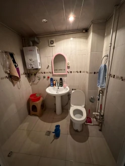 Satılır köhnə tikili 3 otaqlı 60 m², İnşaatçılar m.-13