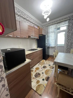 Satılır yeni tikili 2 otaqlı 60 m²,  İnşaatçılar m.-3