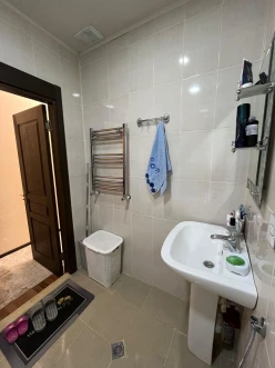 Satılır yeni tikili 2 otaqlı 60 m²,  İnşaatçılar m.-13