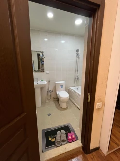 Satılır yeni tikili 2 otaqlı 60 m²,  İnşaatçılar m.-12