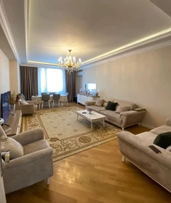 Satılır yeni tikili 2 otaqlı 75 m², İnşaatçılar m.-7