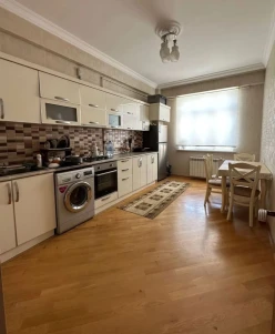 Satılır yeni tikili 2 otaqlı 75 m², İnşaatçılar m.-3