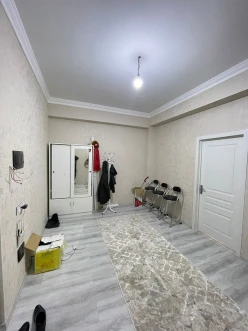 Satılır yeni tikili 2 otaqlı 75 m², İnşaatçılar m.-14