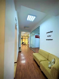 Satılır ofis 4 otaqlı 152 m², Nərimanov r.-7