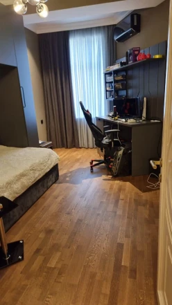 Satılır yeni tikili 4 otaqlı 170 m², İnşaatçılar m.-16