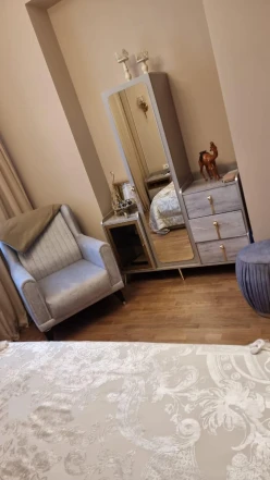 Satılır yeni tikili 4 otaqlı 170 m², İnşaatçılar m.-17