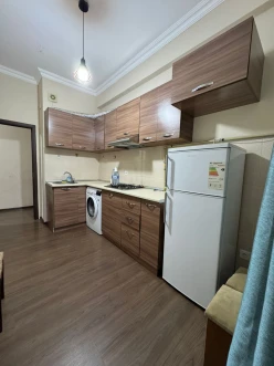 Satılır yeni tikili 2 otaqlı 60 m², İnşaatçılar m.-4